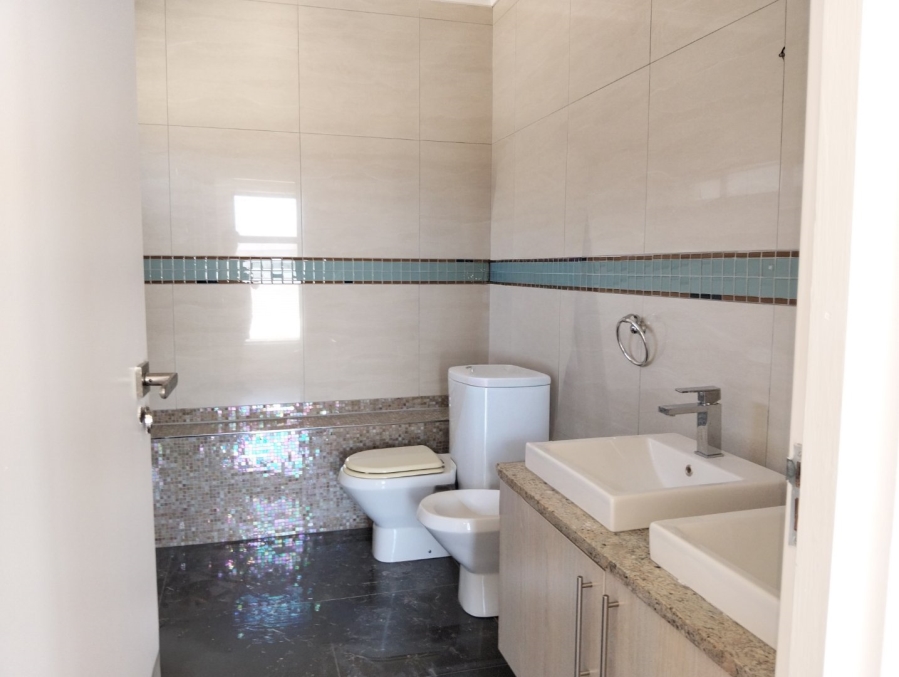 4 Bedroom Property for Sale in Parklands North Western Cape